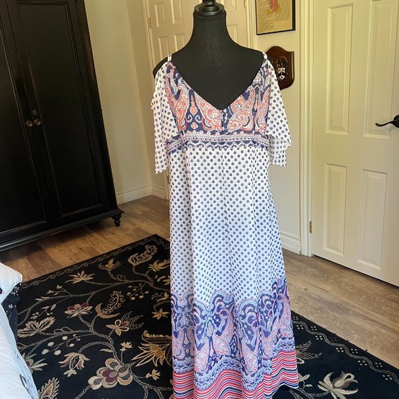 Laurel White Paisley Dress - Picture 2 of 2